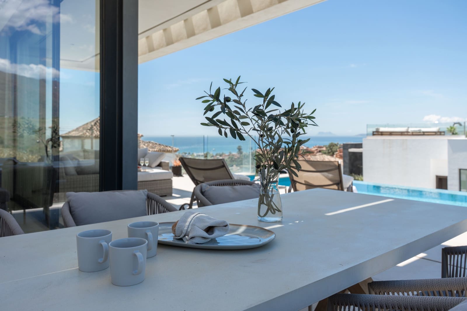 5 slaapkamer Huis te koop in Estepona met zwembad - € 2.195.000 (Ref: 9004252)