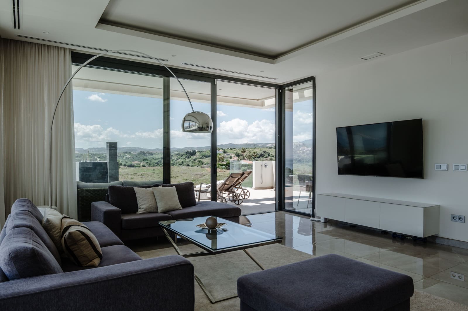 5 slaapkamer Huis te koop in Estepona met zwembad - € 2.195.000 (Ref: 9004252)