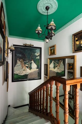 8 makuuhuone Omakotitalo myytävänä paikassa San Pedro de Alcántara Pueblo, Marbella mukana uima-altaan - 900 000 € (Ref: 9004255)