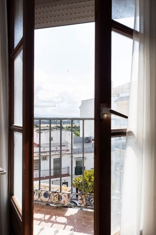 8 makuuhuone Omakotitalo myytävänä paikassa San Pedro de Alcántara Pueblo, Marbella mukana uima-altaan - 900 000 € (Ref: 9004255)