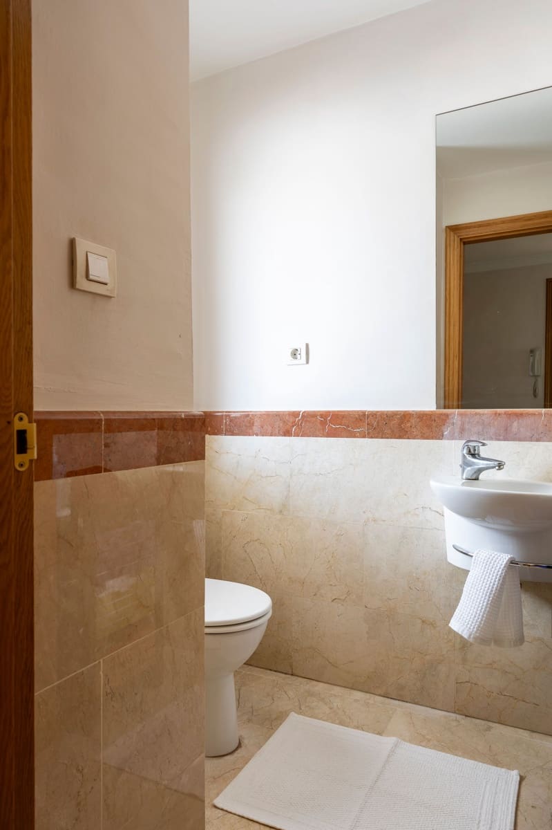 4 soveværelse Byhus til salg i Marbella med swimmingpool - € 899.900 (Ref: 9004668)