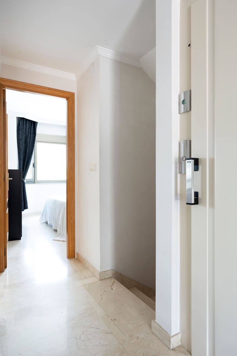 4 soveværelse Byhus til salg i Marbella med swimmingpool - € 899.900 (Ref: 9004668)