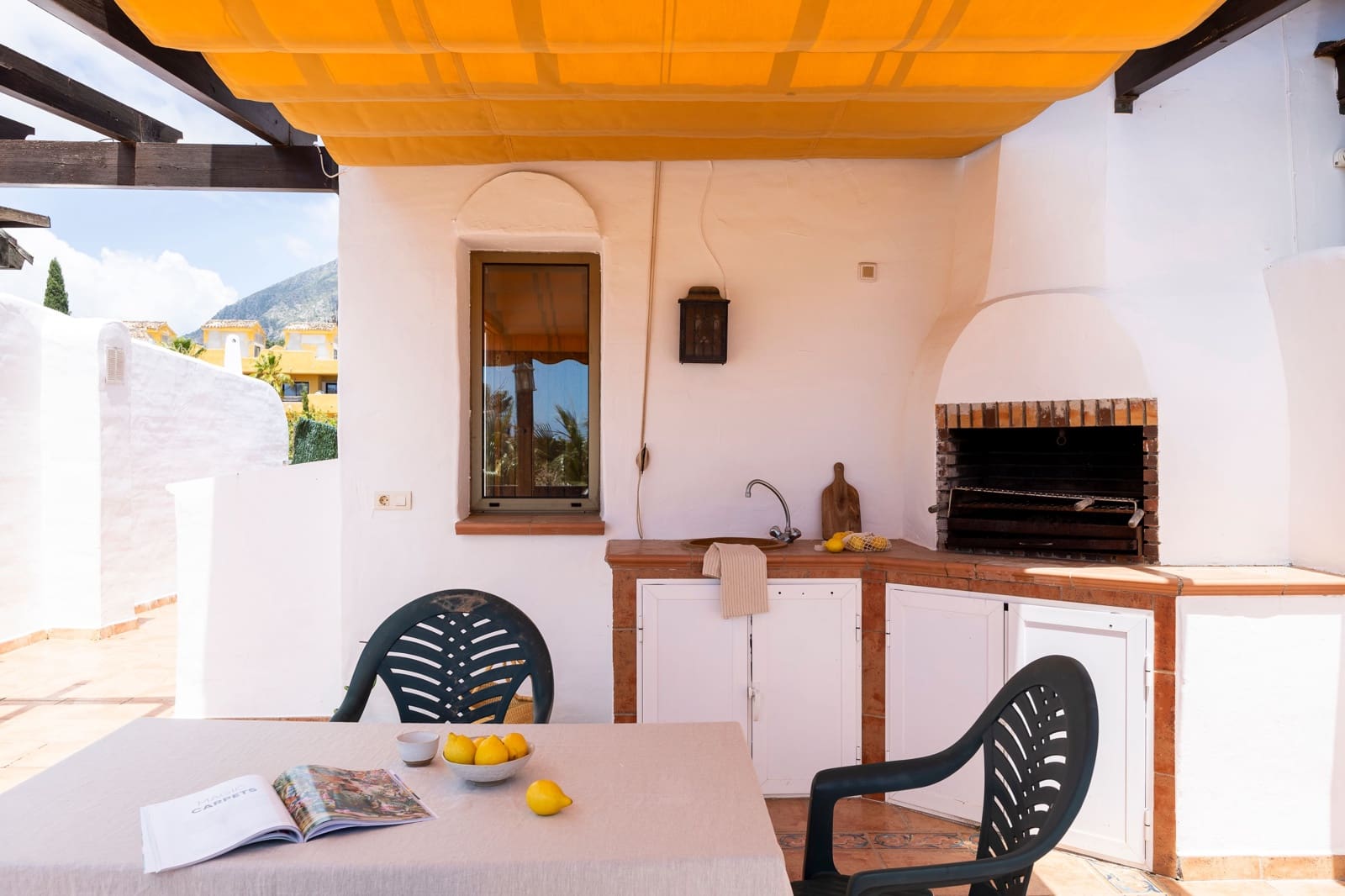 4 soveværelse Byhus til salg i Marbella med swimmingpool - € 899.900 (Ref: 9004668)