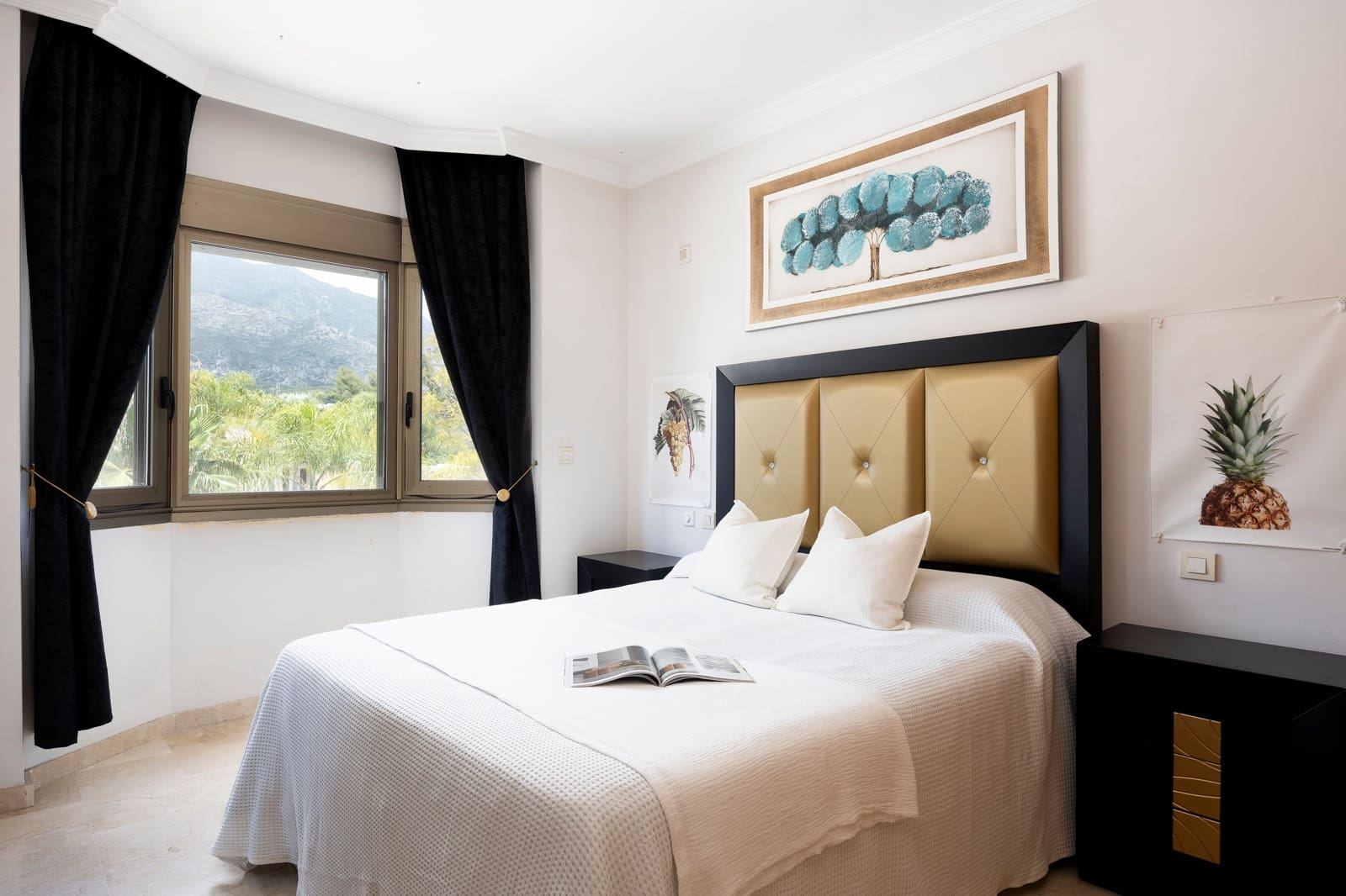 4 soveværelse Byhus til salg i Marbella med swimmingpool - € 899.900 (Ref: 9004668)