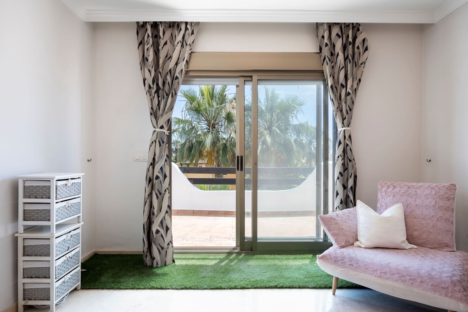 4 soveværelse Byhus til salg i Marbella med swimmingpool - € 899.900 (Ref: 9004668)