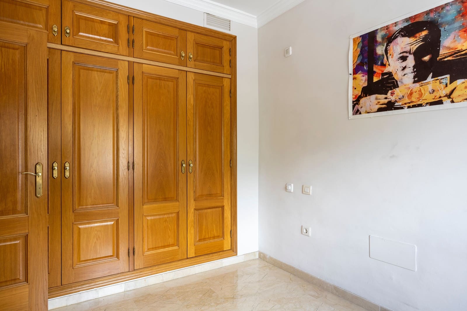 4 soveværelse Byhus til salg i Marbella med swimmingpool - € 899.900 (Ref: 9004668)