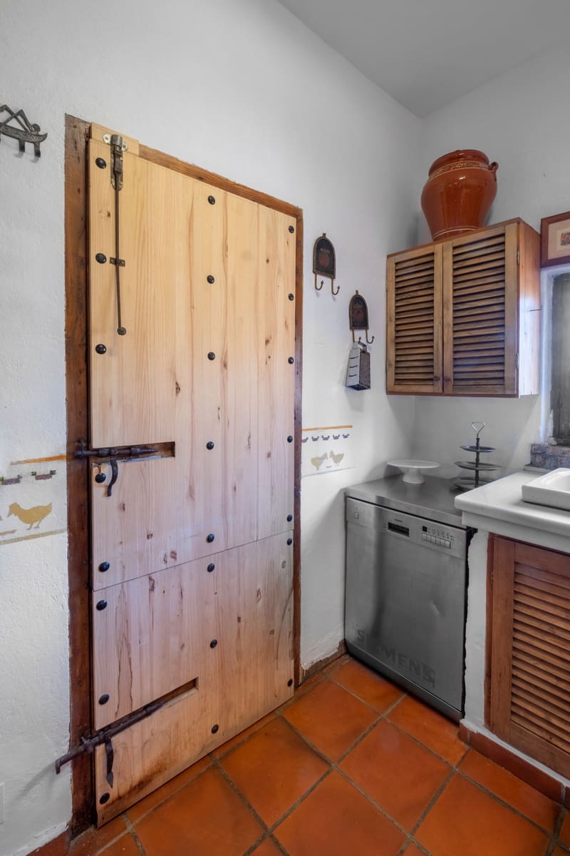 6 sypialnia Dom na sprzedaż w Sayalonga z basenem - 780 000 € (Ref: 9006670)