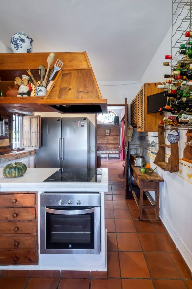 6 sypialnia Dom na sprzedaż w Sayalonga z basenem - 780 000 € (Ref: 9006670)