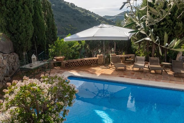 Casa de 6 habitaciones en Sayalonga en venta con piscina - 780.000 € (Ref: 9006670)