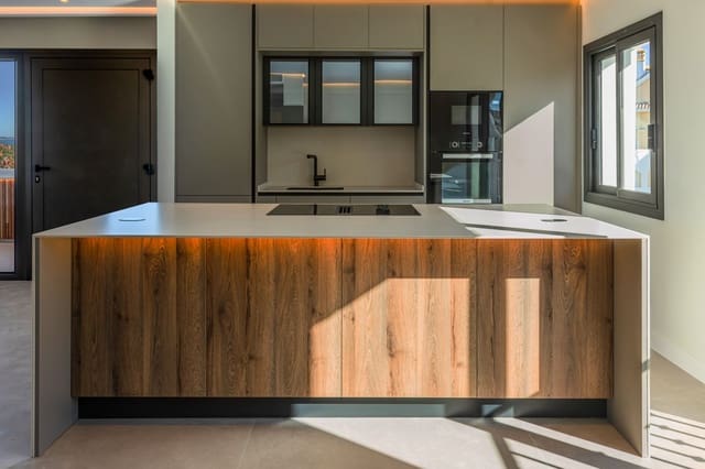 2 makuuhuone Kattohuoneisto myytävänä paikassa Nueva Andalucía Centro, Marbella mukana uima-altaan - 890 000 € (Ref: 9035571)