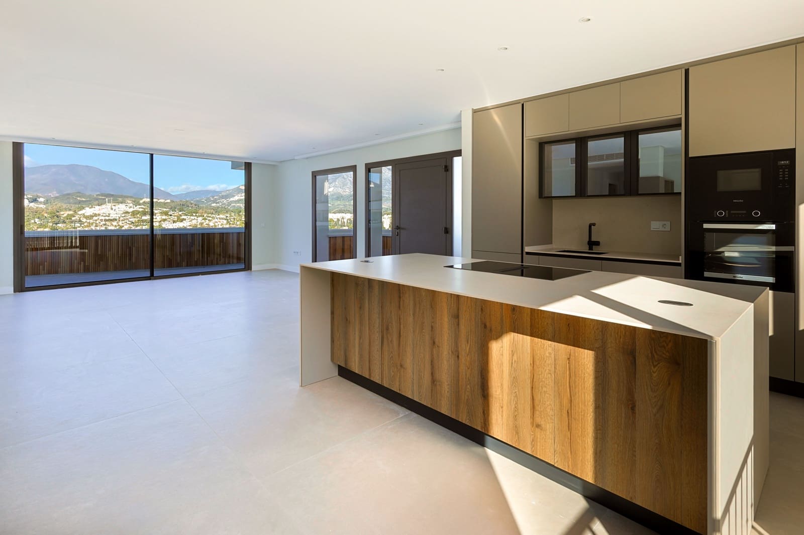 2 sovrum Takvåning till salu i Marbella med pool - 890 000 € (Ref: 9035571)