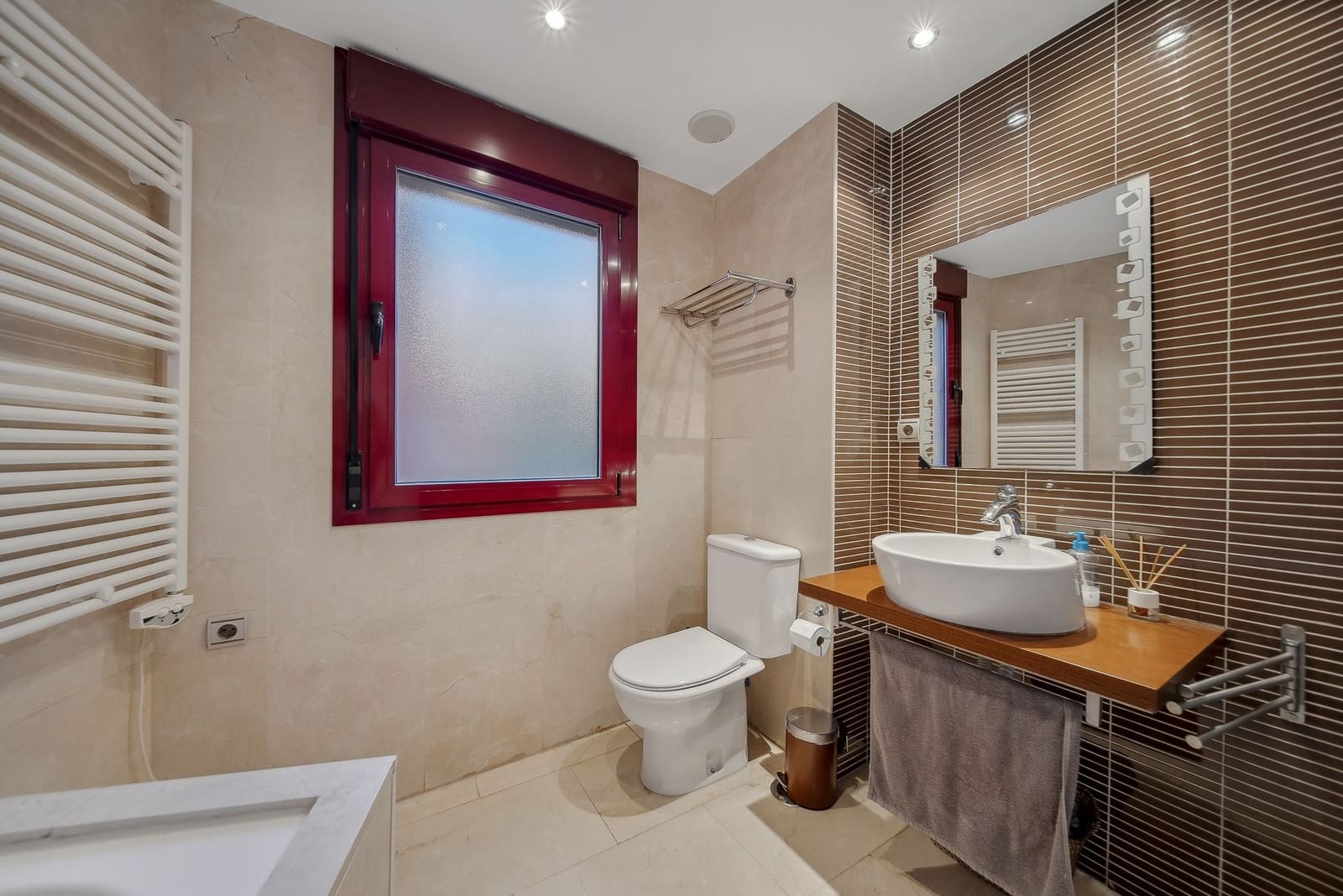 2 bedroom Apartment for sale in Casares - € 450,000 (Ref: 9037052)