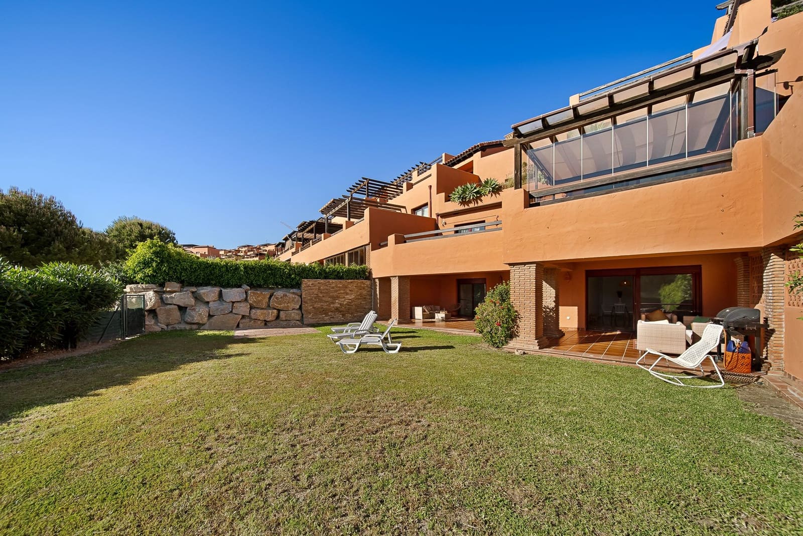 2 bedroom Apartment for sale in Casares - € 450,000 (Ref: 9037052)