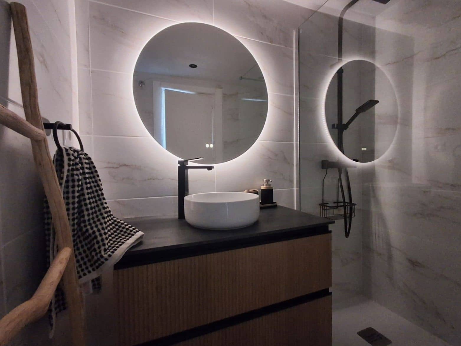 3 makuuhuone Huoneisto myytävänä paikassa Mijas Costa mukana uima-altaan - 375 000 € (Ref: 9037665)