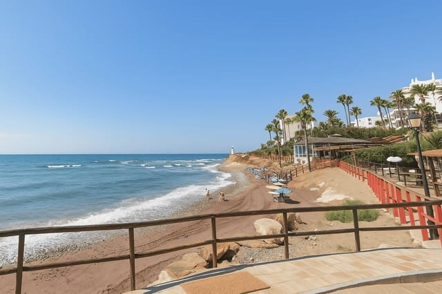 3 makuuhuone Huoneisto myytävänä paikassa Calahonda, Mijas mukana uima-altaan - 364 900 € (Ref: 9037665)