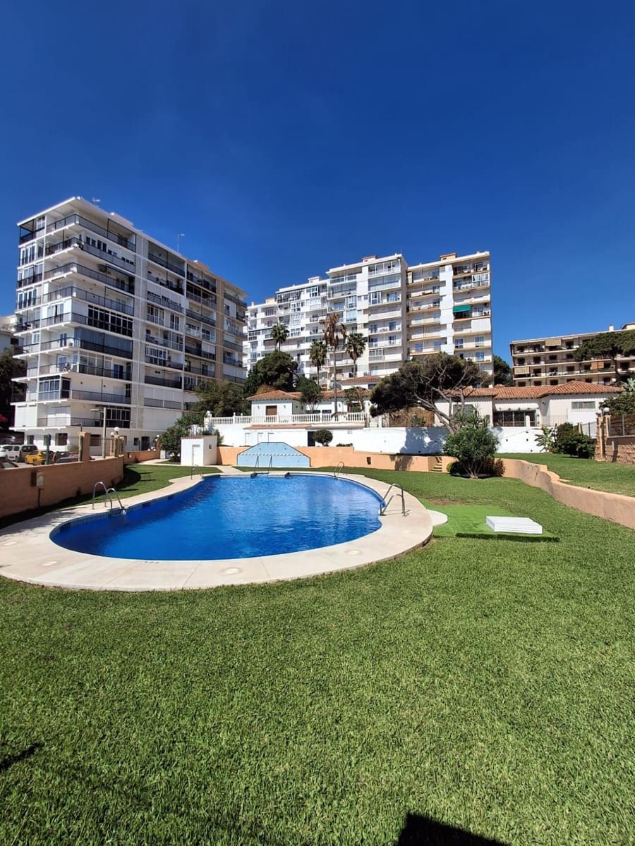 3 bedroom Apartment for sale in Mijas Costa with pool - € 349,000 (Ref: 9037665)