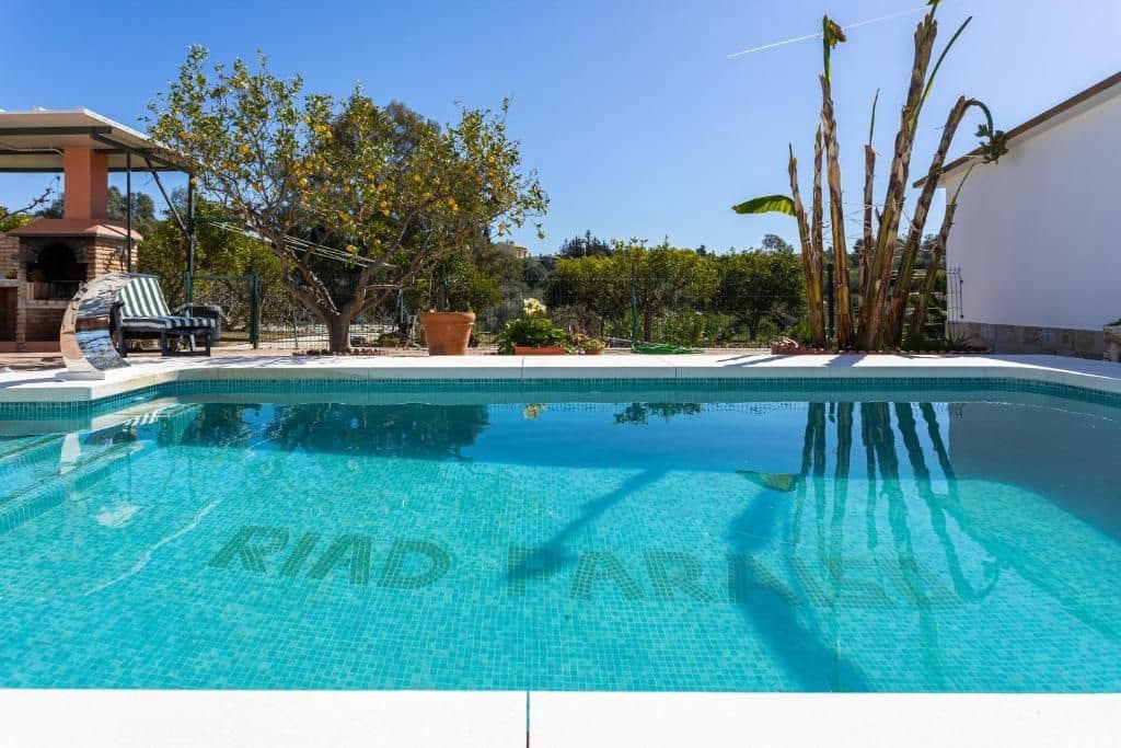 8 soveværelse Finca/Landehus til salg i Malaga by med swimmingpool - € 650.000 (Ref: 9053656)