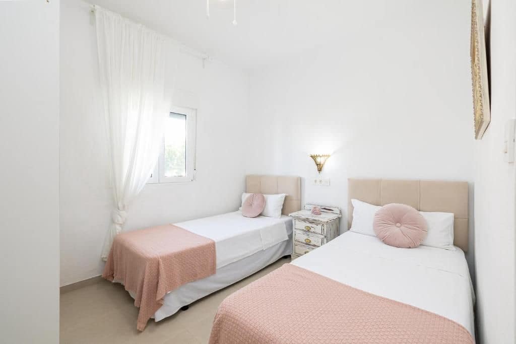 8 soveværelse Finca/Landehus til salg i Malaga by med swimmingpool - € 650.000 (Ref: 9053656)