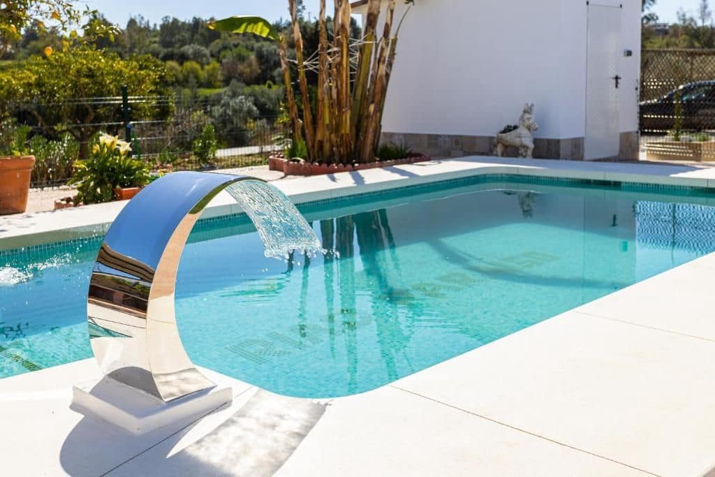 8 soveværelse Finca/Landehus til salg i Malaga by med swimmingpool - € 650.000 (Ref: 9053656)