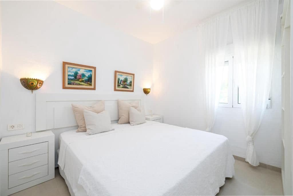 8 soveværelse Finca/Landehus til salg i Malaga by med swimmingpool - € 650.000 (Ref: 9053656)