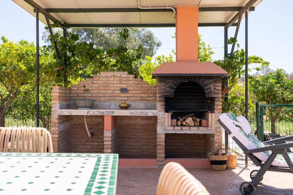 8 soveværelse Finca/Landehus til salg i Malaga by med swimmingpool - € 650.000 (Ref: 9053656)