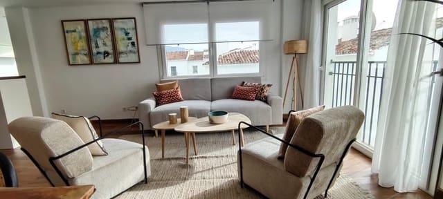 2 bedroom Apartment for sale in Puerto Banus, Marbella - € 595,000 (Ref: 9053657)