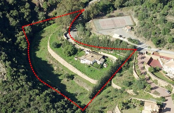 Hus til salgs i Los Arqueros - Puerto del Almendro, Benahavís - € 1 350 000 (Ref: 9056997)