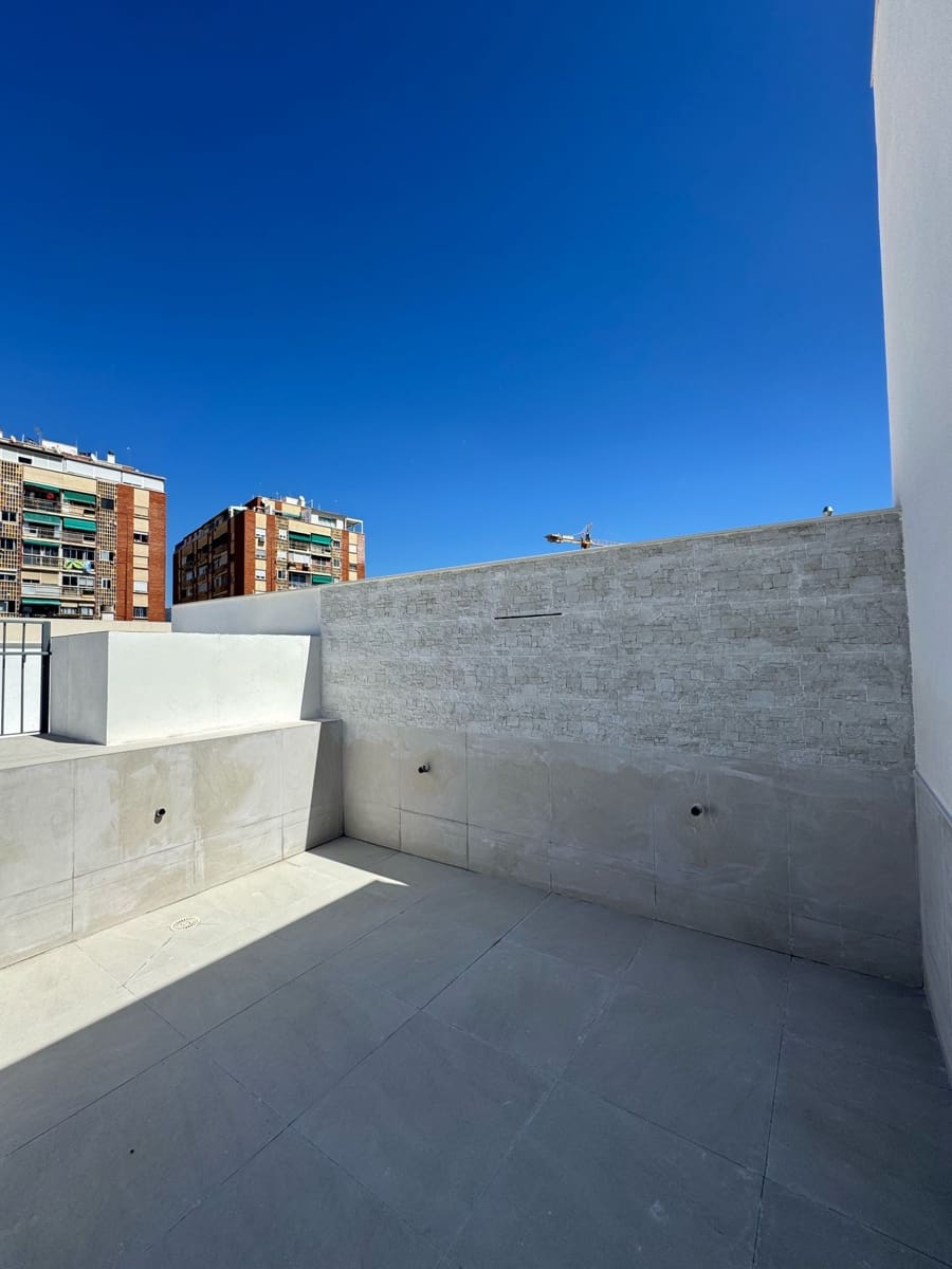 Studio til salg i Malaga by med swimmingpool - € 250.000 (Ref: 9066752)