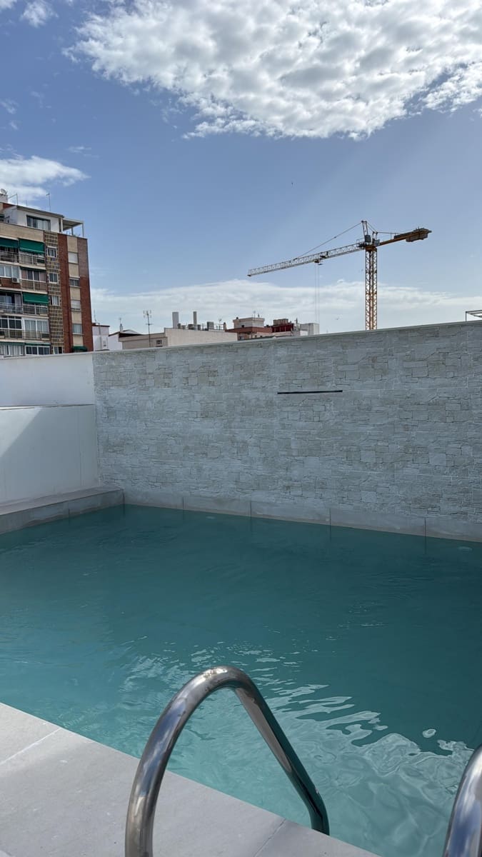Studio til salg i Malaga by med swimmingpool - € 250.000 (Ref: 9066752)