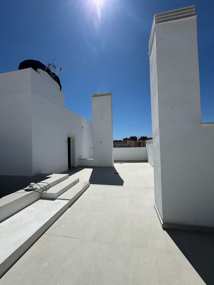 Studio til salg i Malaga by med swimmingpool - € 250.000 (Ref: 9066752)