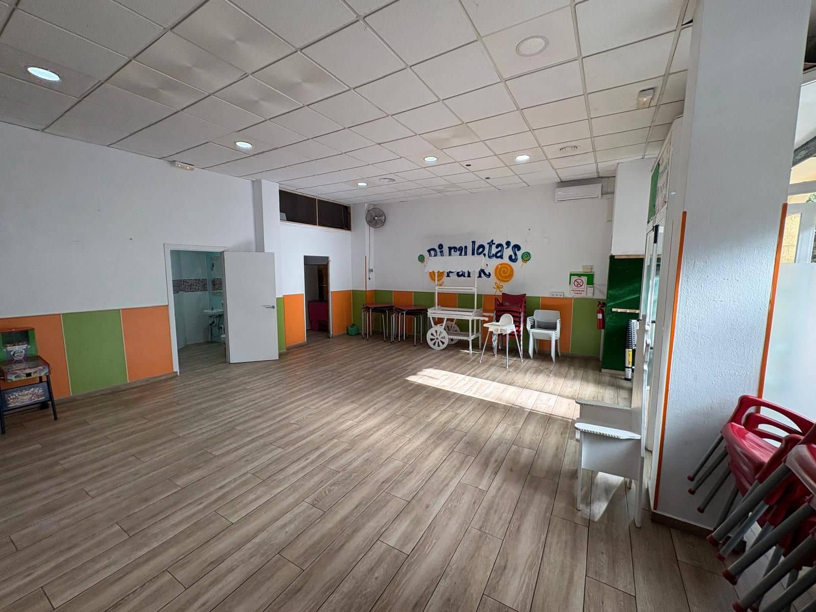 Virksomhed til leje i Malaga by - € 900 (Ref: 9069209)