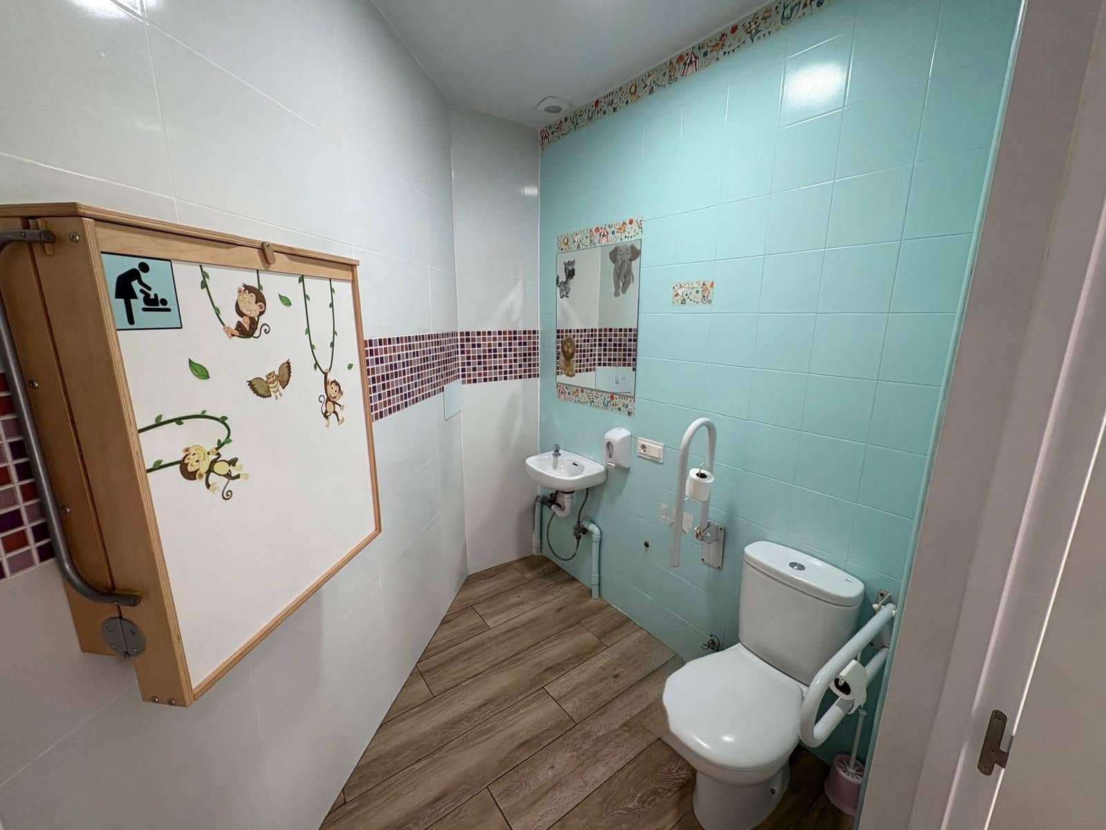 Virksomhed til leje i Malaga by - € 900 (Ref: 9069209)