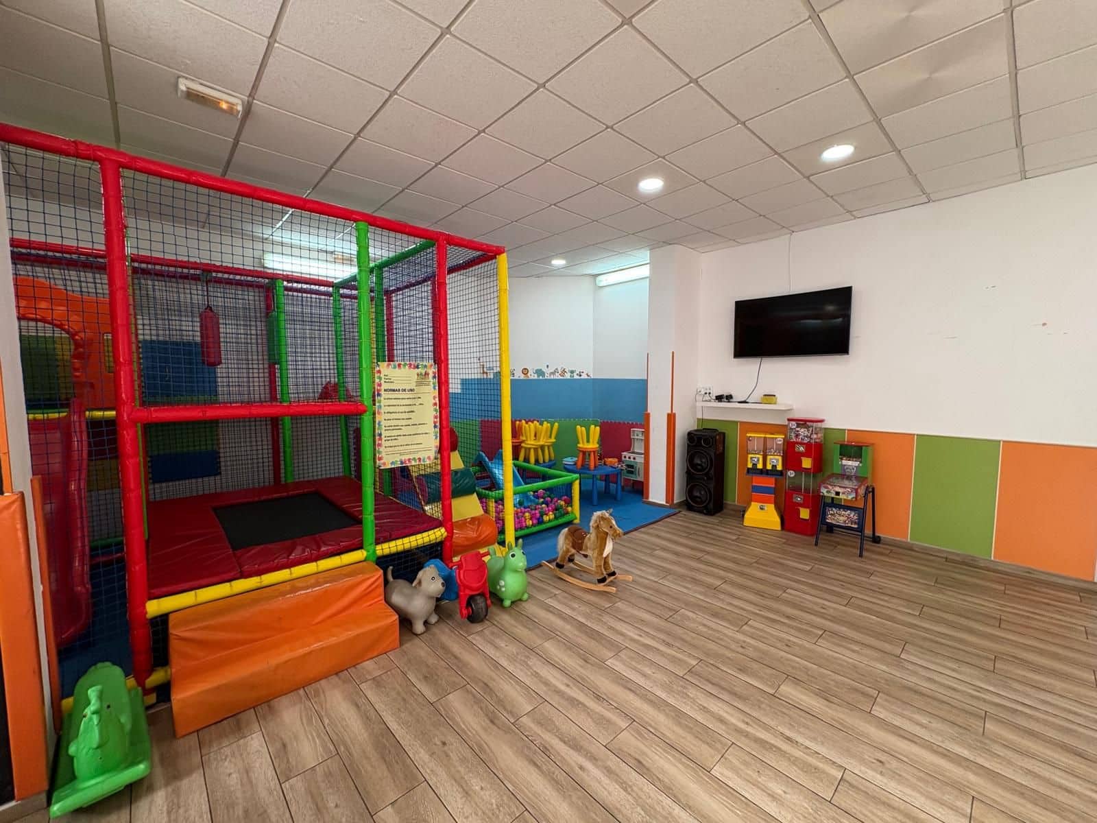 Virksomhed til leje i Malaga by - € 900 (Ref: 9069209)