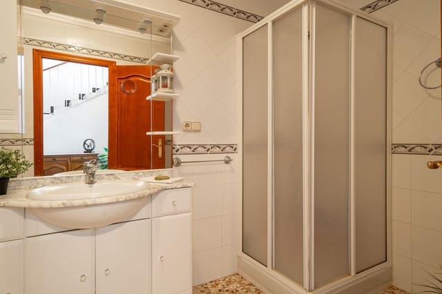 5 sovrum Hus till salu i Tolox - 190 000 € (Ref: 9073842)