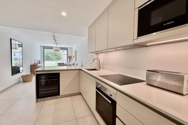 2 bedroom Apartment for sale in El Rosario, Marbella with pool - € 635,000 (Ref: 9077465)