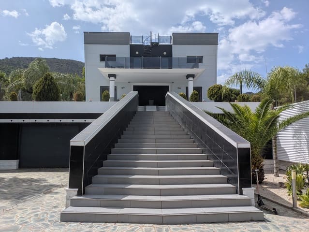 5 quarto Moradia para venda em Alhaurín de la Torre com piscina - 795 000 € (Ref: 9094443)