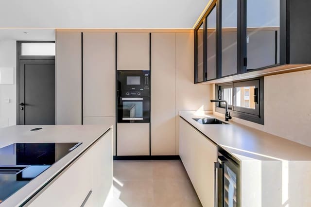 2 makuuhuone Huoneisto myytävänä paikassa Nueva Andalucía Centro, Marbella mukana uima-altaan - 890 000 € (Ref: 9100161)