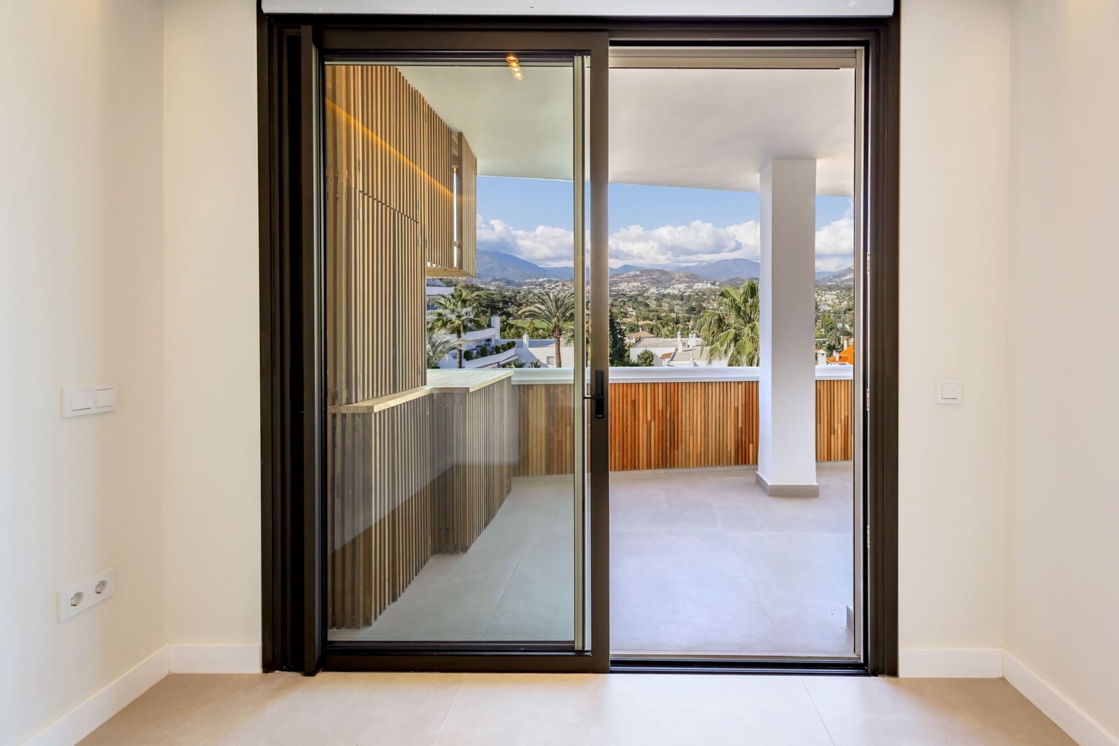 2 soverom Leilighet til salgs i Marbella med svømmebasseng - € 890 000 (Ref: 9100161)