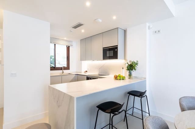 2 makuuhuone Huoneisto myytävänä paikassa Torreblanca, Fuengirola mukana uima-altaan - 449 000 € (Ref: 9105173)