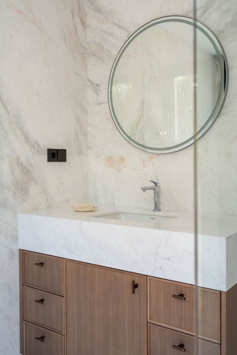 Casa de 4 habitaciones en Marbella en venta con piscina - 3.195.000 € (Ref: 9107000)