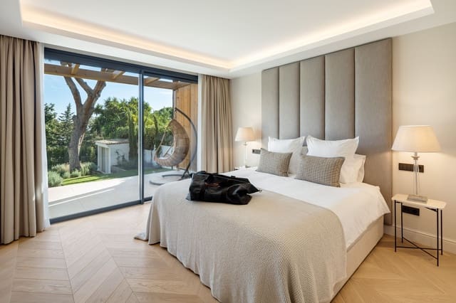 Casa de 4 habitaciones en Elviria, Marbella en venta con piscina - 3.195.000 € (Ref: 9107000)