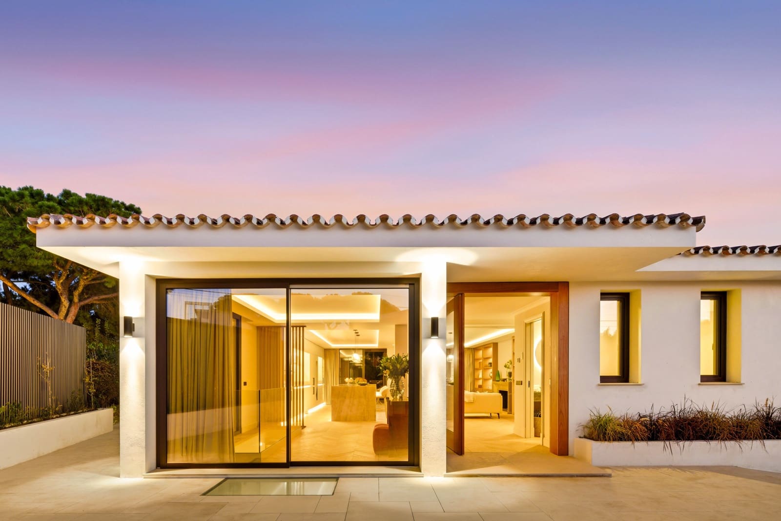 Casa de 4 habitaciones en Marbella en venta con piscina - 3.195.000 € (Ref: 9107000)