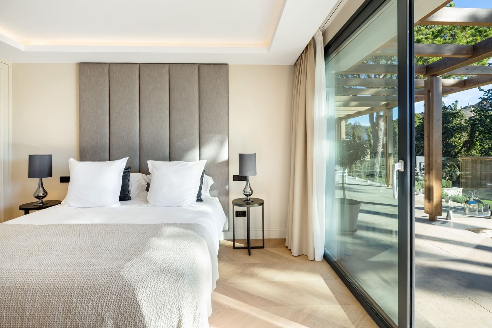 Casa de 4 habitaciones en Marbella en venta con piscina - 3.195.000 € (Ref: 9107000)