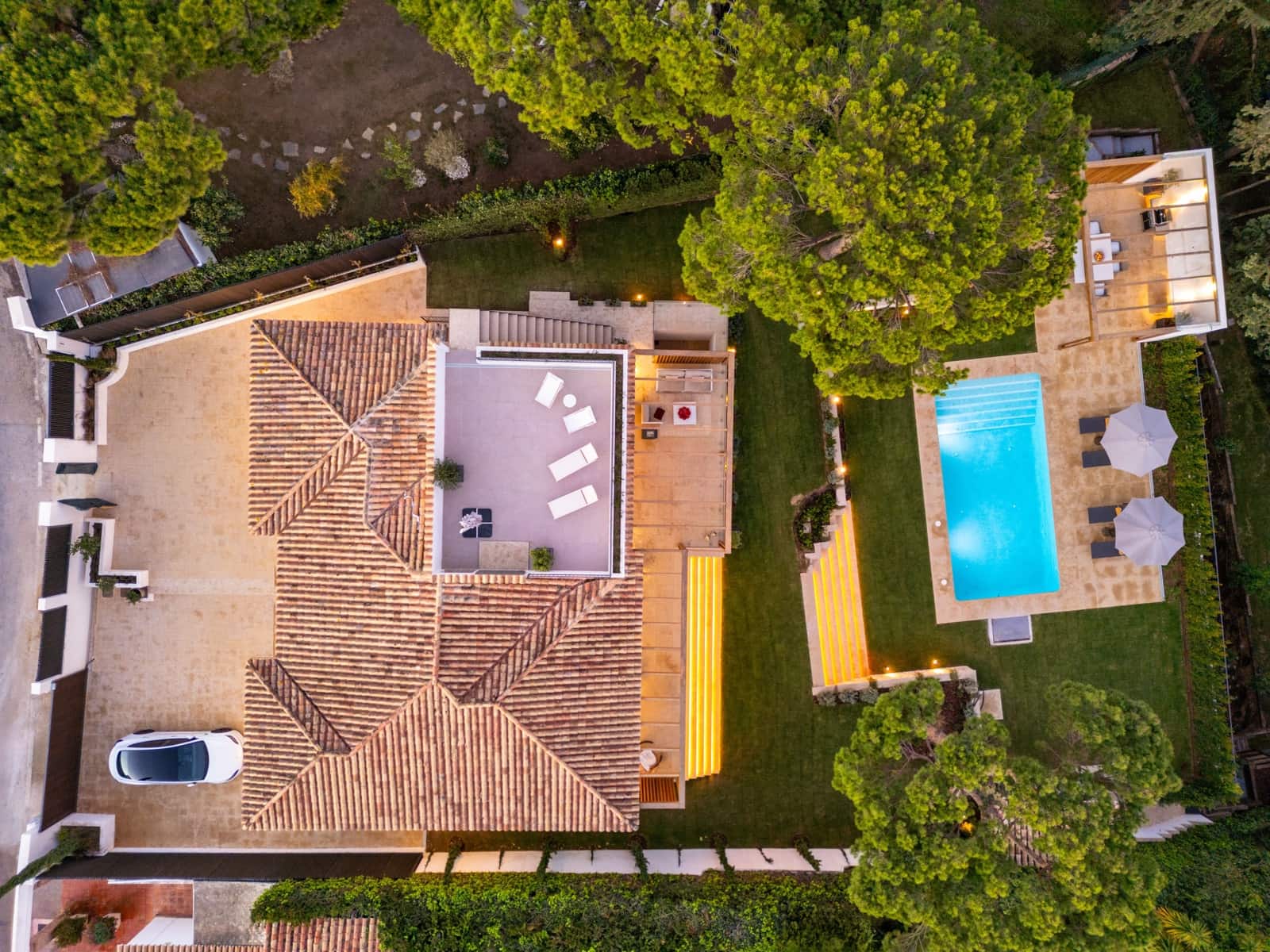 Casa de 4 habitaciones en Marbella en venta con piscina - 3.195.000 € (Ref: 9107000)