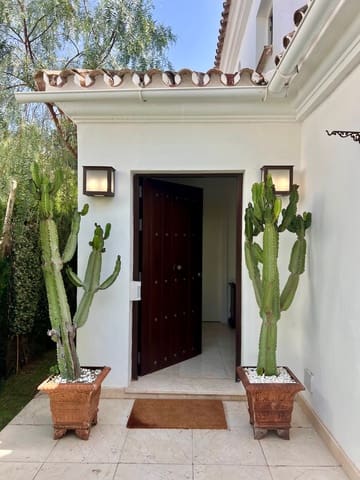 Chalet de 4 habitaciones en Mijas Costa, Mijas en venta - 899.000 € (Ref: 9107291)