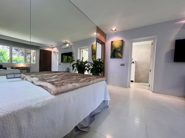 Chalet de 4 habitaciones en Mijas Costa, Mijas en venta - 899.000 € (Ref: 9107291)