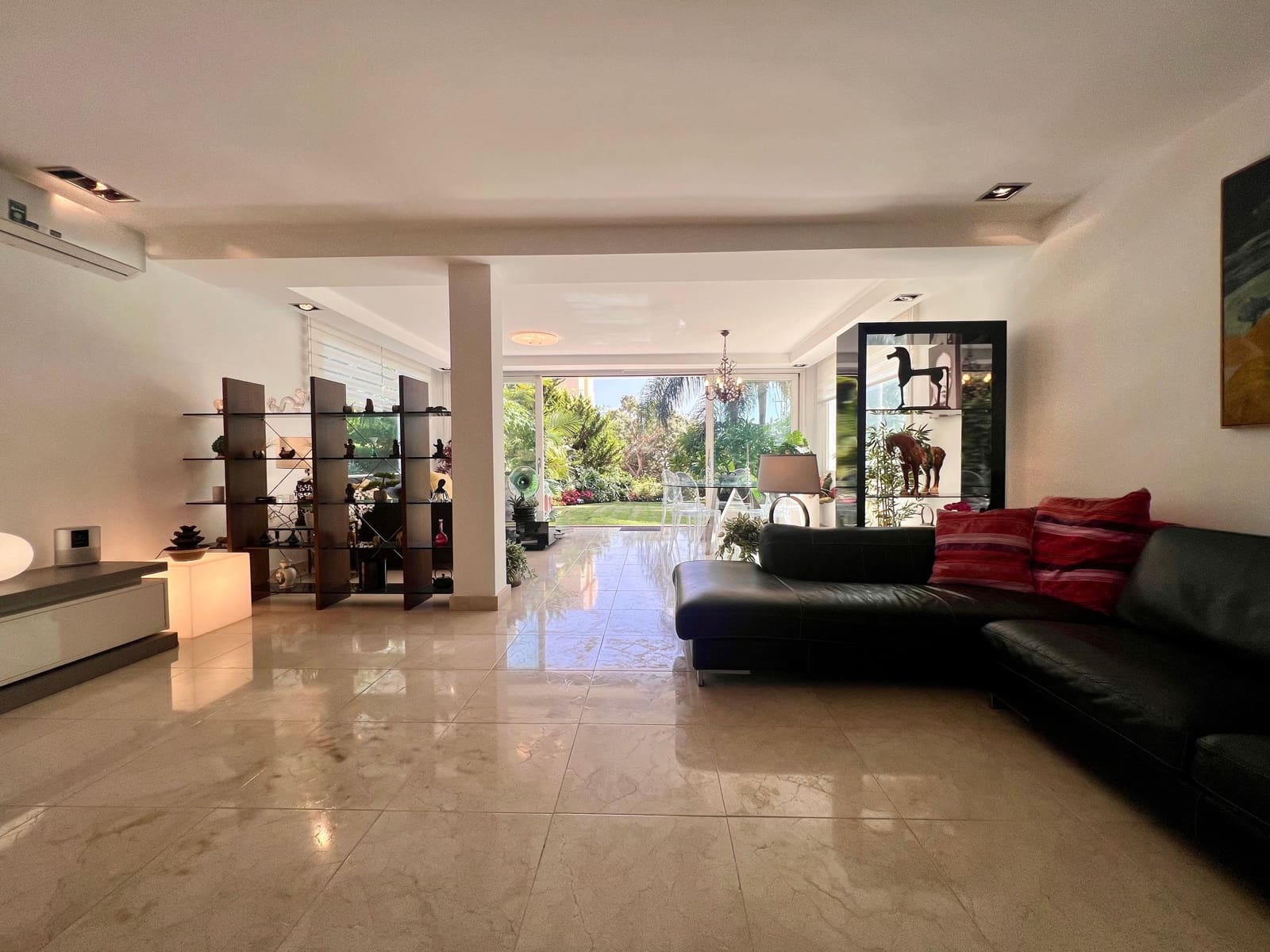 4 bedroom Villa for sale in Mijas Costa - € 899,000 (Ref: 9107291)