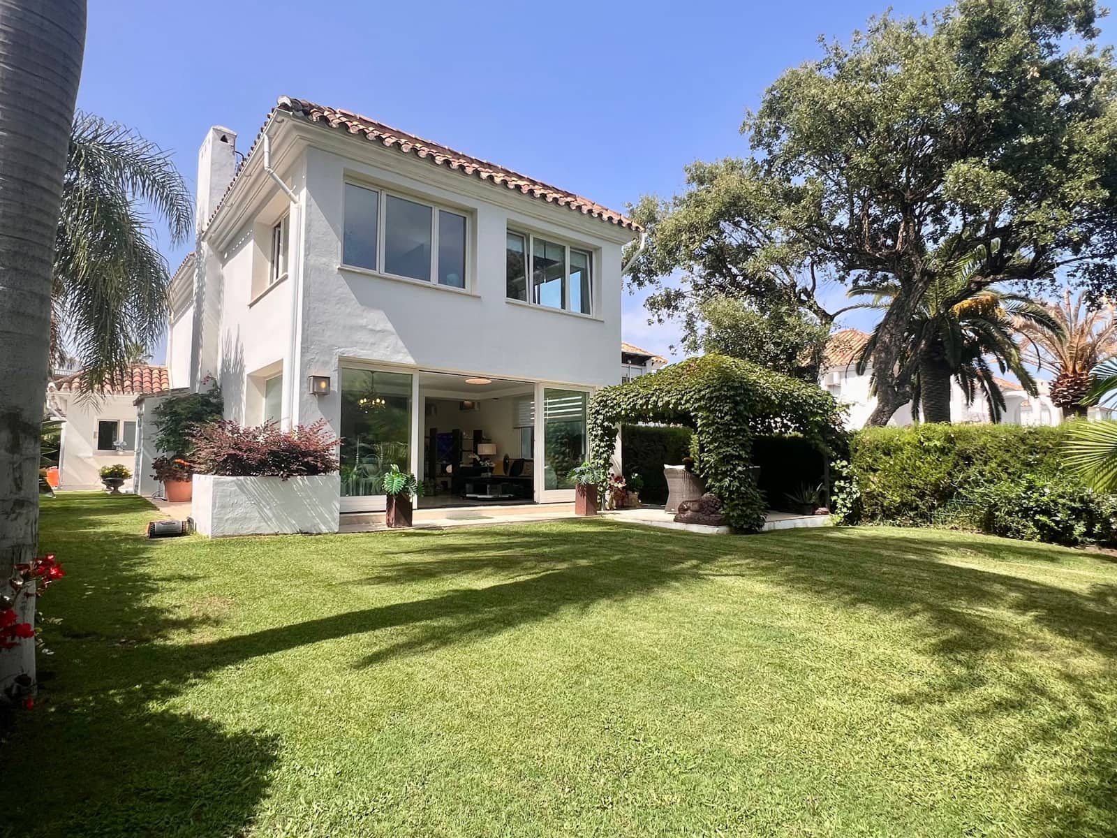 4 bedroom Villa for sale in Mijas Costa - € 899,000 (Ref: 9107291)