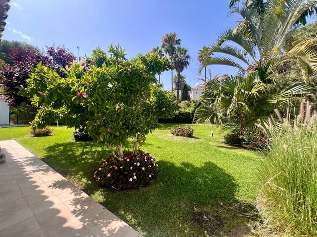 Chalet de 4 habitaciones en Mijas Costa, Mijas en venta - 899.000 € (Ref: 9107291)