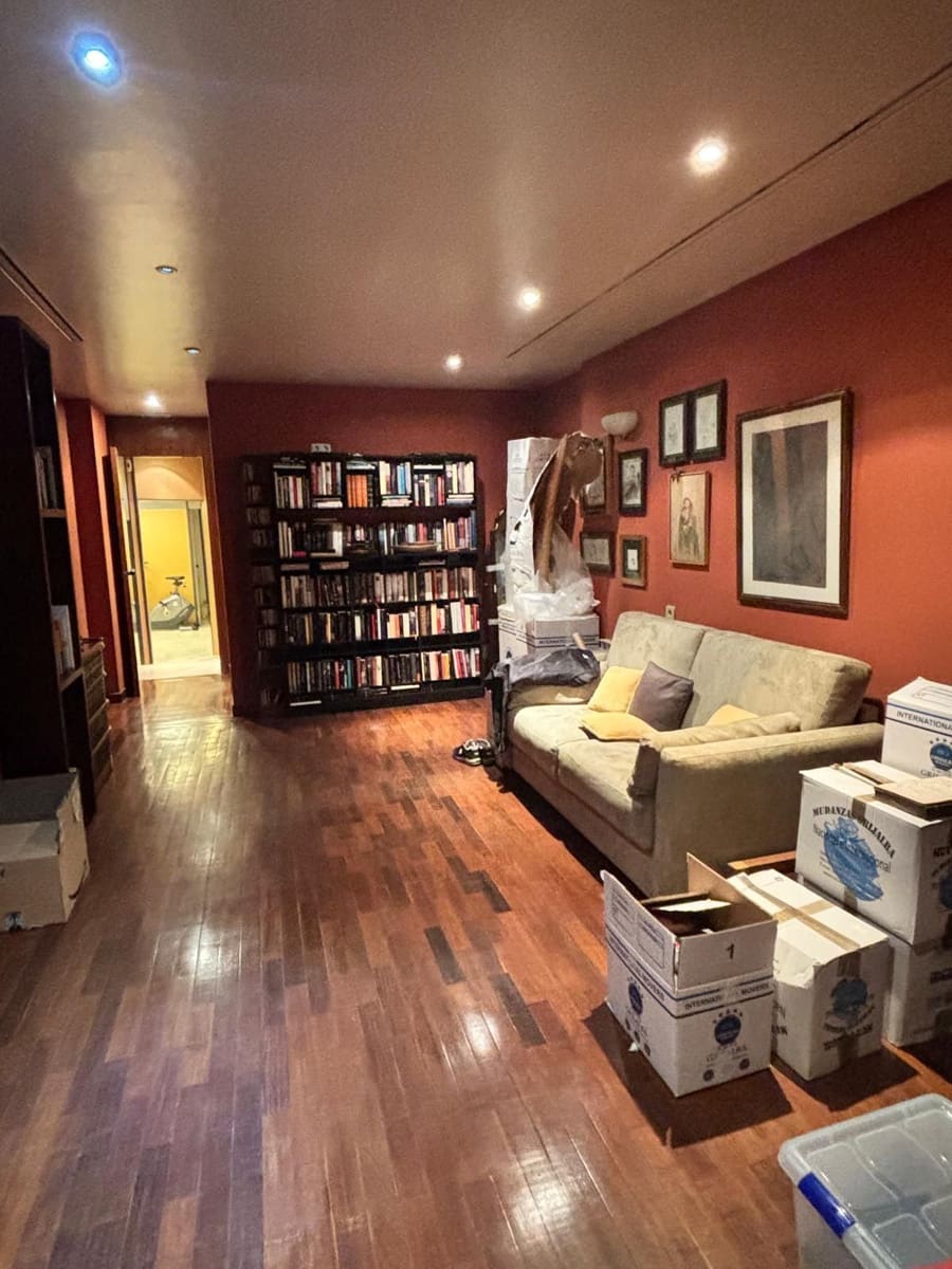 Erhverv til salg i Madrid by - € 2.100.000 (Ref: 9109723)